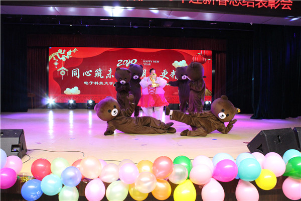 16《舞蹈串烧》.jpg