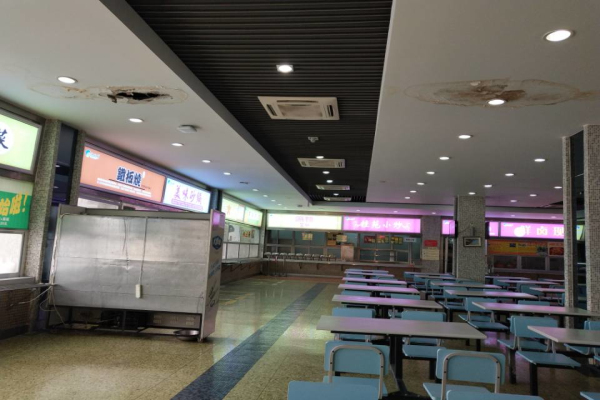 桂苑屋面改造前3.jpg