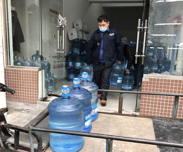 水站坚持供水1_副本.jpg
