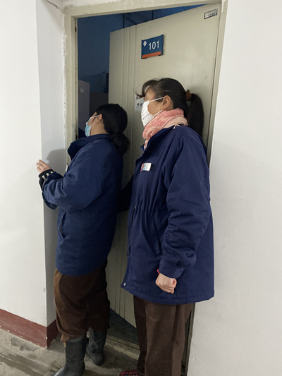 保洁员复查电源关闭情况.jpg
