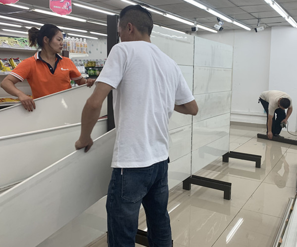 11店货架安装3_副本.jpg