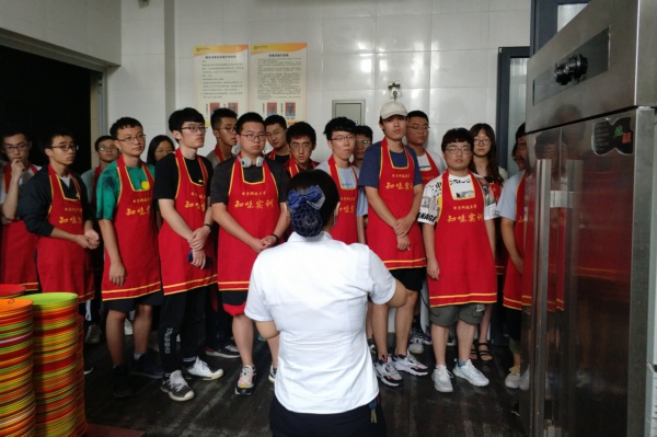 参观食堂2-通讯.jpg