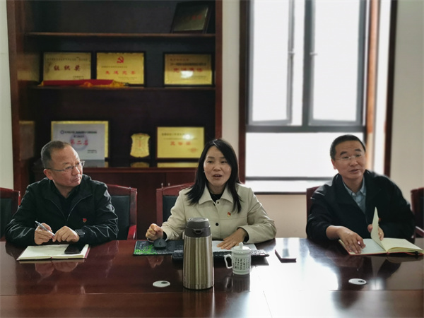 1学校纪委副书记方曼讲话.jpg