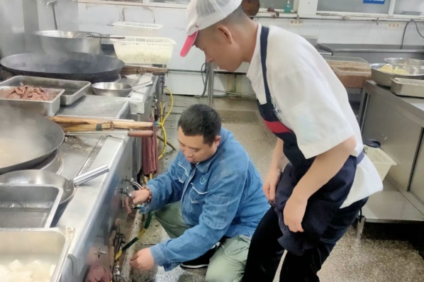 通讯3.jpg
