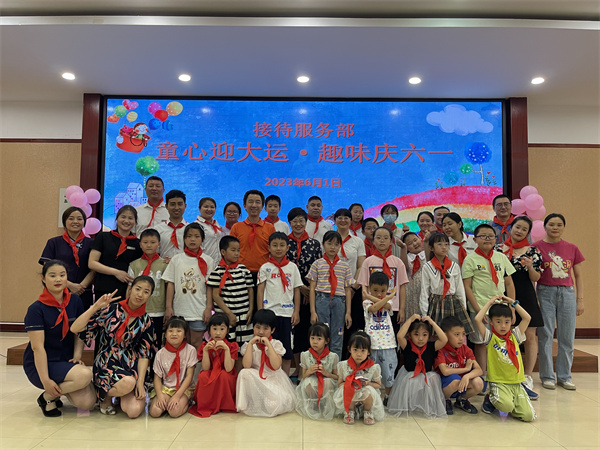 8合影.jpg