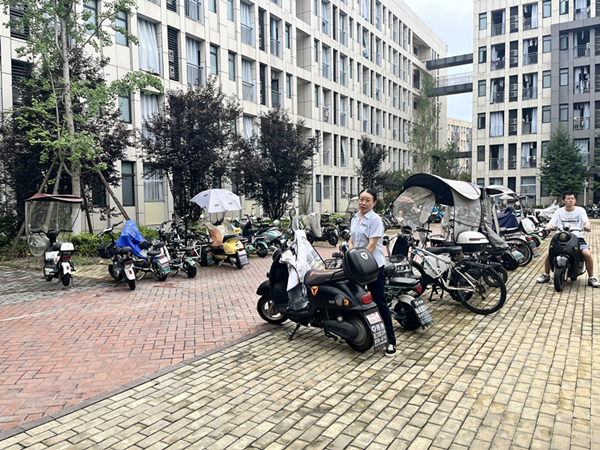 8清理自行车.jpg